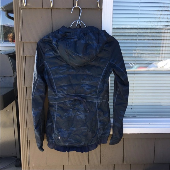 Lululemon Spring Fling Jacket Camo Oil Slick Blue - Picture 4 of 8